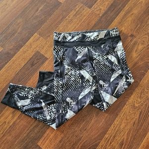 LULULEMON ATHLETICA Grey Black White Leggings Size 8